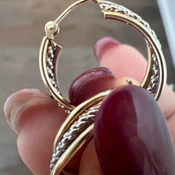 White & yellow gold hoop - Picture 7 of 7
